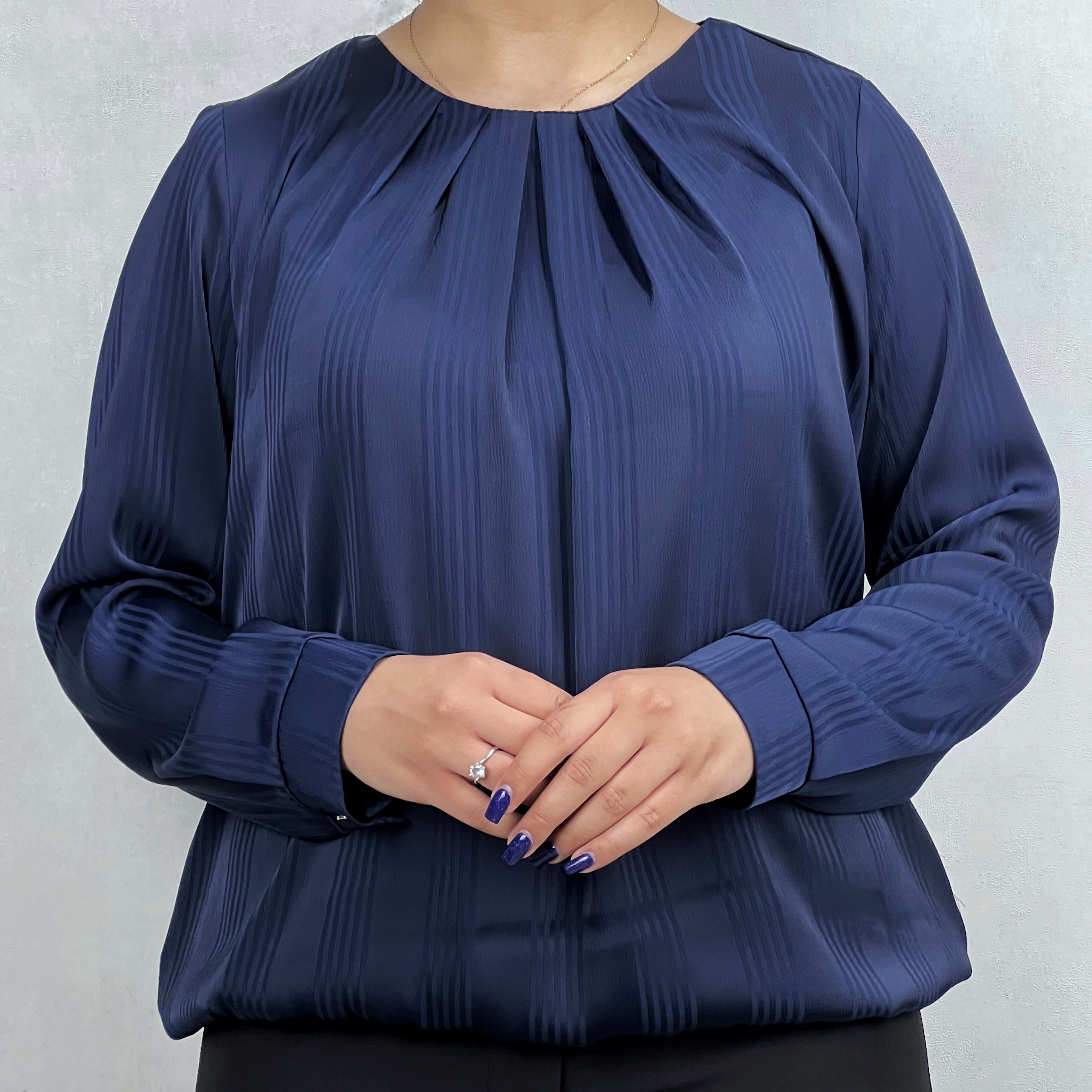 شومیز زنانه جلو پلیسه